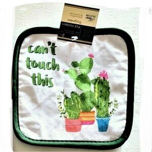 NWT Set of 2 Cactus Potholders Hot Pads that Reads “You can’t touch this”